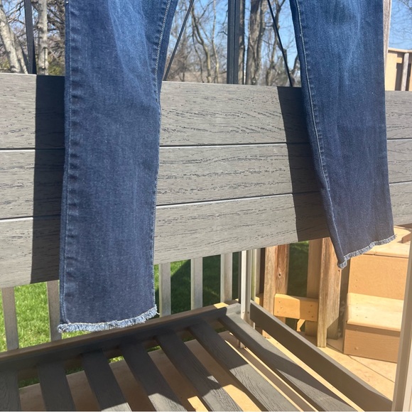 Carve Designs Carson Jeans Size 6 Mid Rise Blue Stretch Slim Boyfriend Raw Hem - Picture 3 of 5